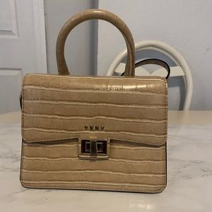 DKNY small crossbody structured bag preowned no signs of use